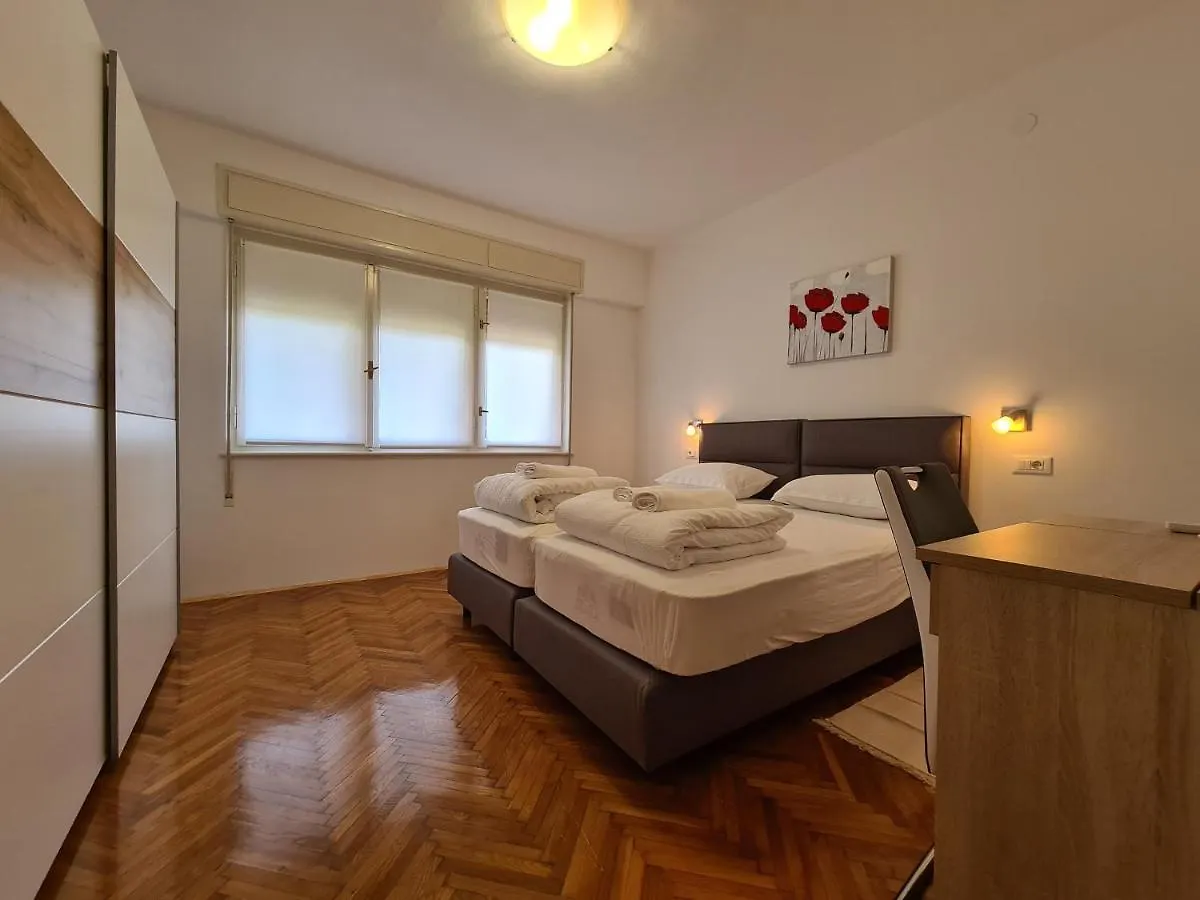Apartment Jadran 2151 Pula 0*,  Hırvatistan